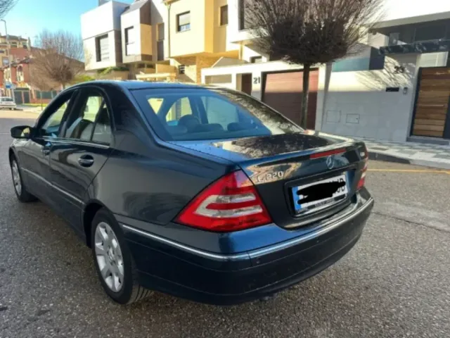 Mercedes-Benz Clase C 2006