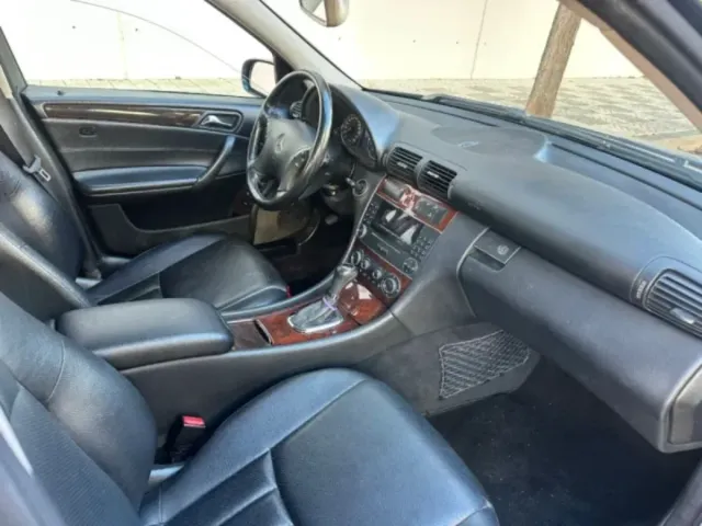 Mercedes-Benz Clase C 2006
