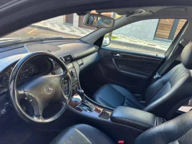 Mercedes-Benz Clase C 2006