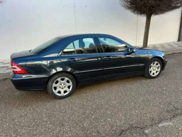 Mercedes-Benz Clase C 2006