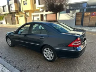 Mercedes-Benz Clase C 2006