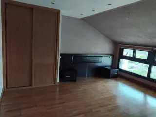 Mesillas de noche y cabecero de madera