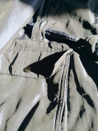 Giubbotto blu con cappuccio e pelliccia