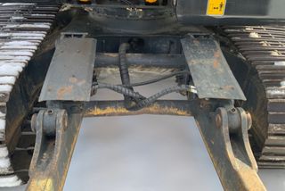 Excavadora Hyundai 110D 7 con herramientas