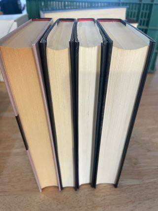 4 libros de terror autores varios en tapa dura.