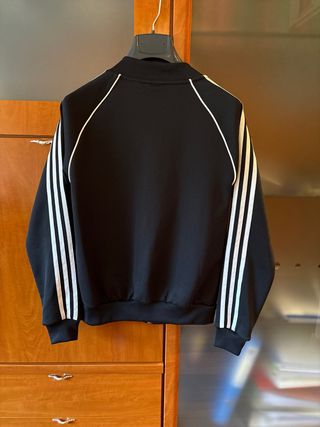 Chaqueta deportiva Adidas negra
