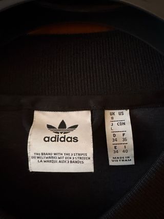 Chaqueta deportiva Adidas negra