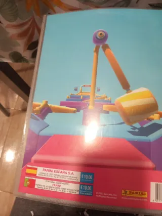 Álbum Cromos Stumble Guys Panini. Con 112 cromos.