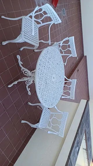 Mesa y 4 Sillas Hierro Jardín Blanca