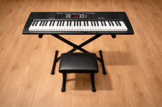 Piano alesis con banqueta y soporte