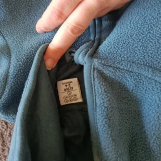 Mono polar bebé azul con capucha