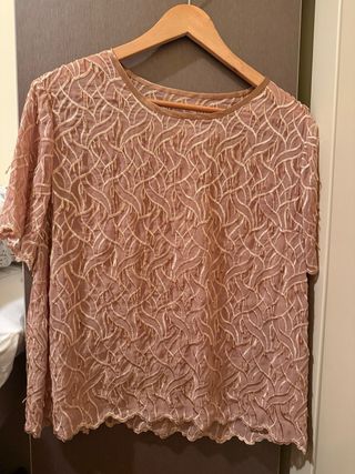 Blusa rosa empolvado con bordado