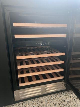 Vinoteca Cavist 46 botellas