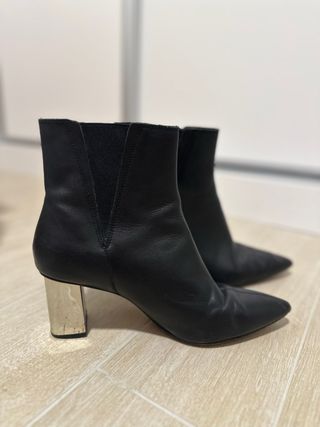 Botines negros tacón metalizado zara
