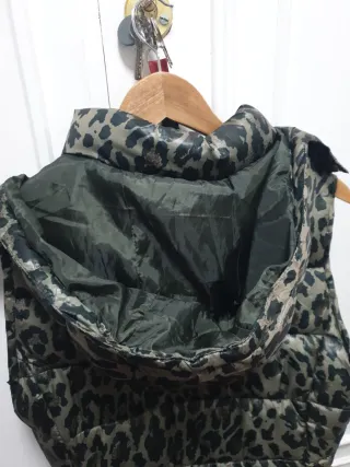 Chaleco acolchado estampado leopardo XL