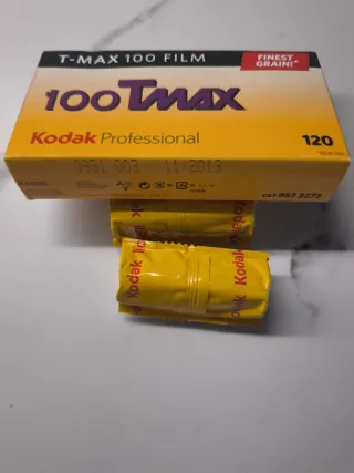 Kodak T-Max 100 Film 120 (4 Rollos)