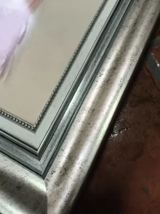 Cuadro con marco de madera firmado