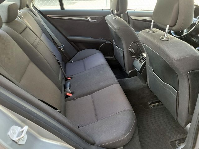 MB C 180 K, 156cv, único prop, 6 vel, espejos abat