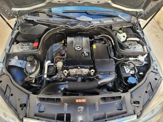 MB C 180 K, 156cv, único prop, 6 vel, espejos abat