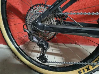 Bicicleta Eléctrica giant E+0 pro