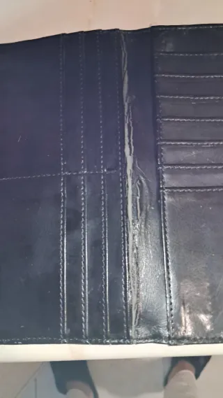 Cartera Guess Charol Negra Brillante