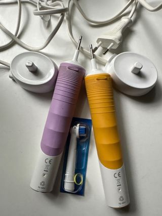 Cepillos Eléctricos Oral B + Recambio
