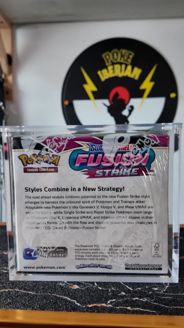 Booster Box Fusión Strike , Ingles + acrilico