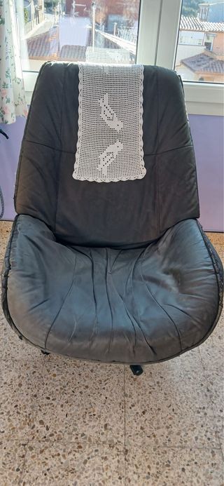 Butaca negra de piel y tela