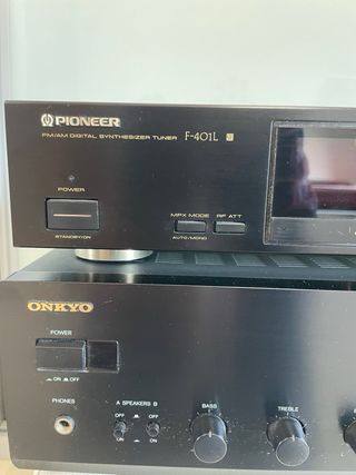 Amplificador Onkyo A-9211 y Sintonizador Pioneer