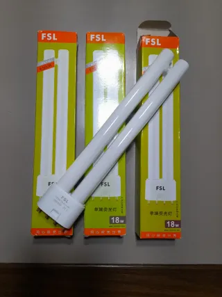 In vendita set di 3 lampade fluorescenti FSL