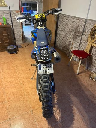Husqvarna 350 FE Enduro Moto