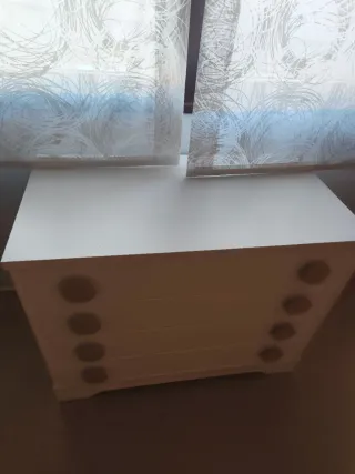 Cómoda de 4 cajones