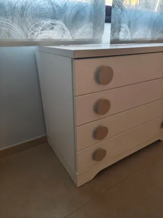 Cómoda de 4 cajones