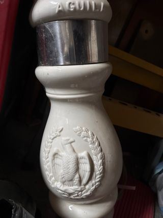 Antiguo Molinillo Aguila Cerámica