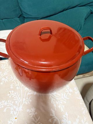 Olla grande 40cm metal antigua roja