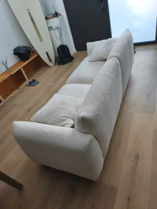 Sofá blanco de tela