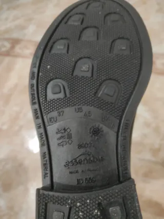 Botas de equitación y agua negras