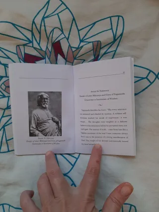 Autobiography of a Yogi Card Deck: A 52-Card De...