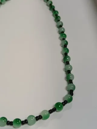 Collana perline verdi e nere