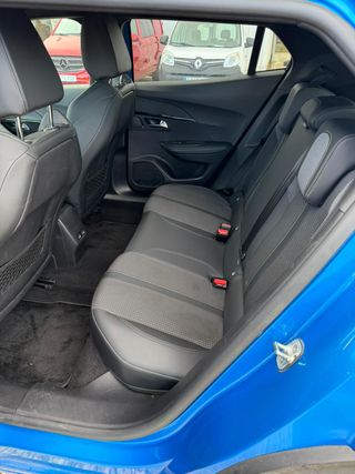 Peugeot 2008 2022 GT EAT8