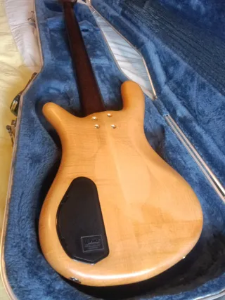 Bajo Warwick Streamer Pro M