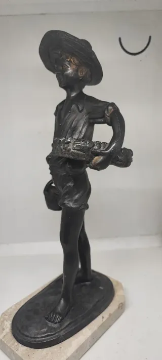 Statuetta bronzo scugnizzo pescivendolo