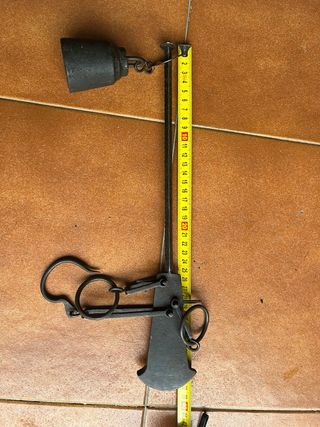 Báscula romana antigua pequeña