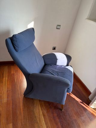 Sillón azul de tela