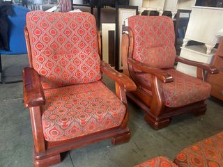 SOFÁ DE 3 PALAZAS + 2 SILLONES (MARRÓN Y NARANJA)