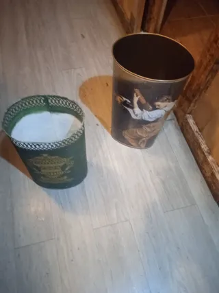 Paragüeros de metal decorados