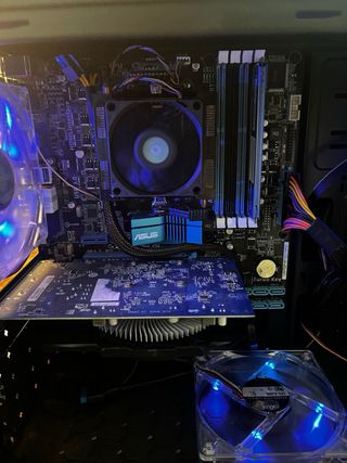 Ordenador - Torre PC negra