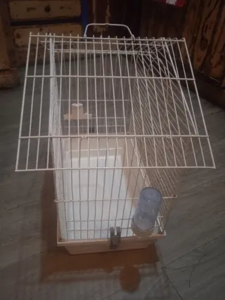 Jaula para pájaros blanca
