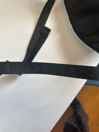 Riñonera Jordan Negra Multicolor