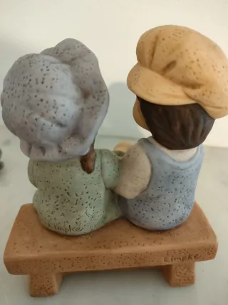 Statuina Goebel Nina e Marco su panchina